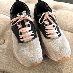 Brooks Womens Ricochet LE 1202921B030 Gray/Black Lace Up Running Shoes Size 8